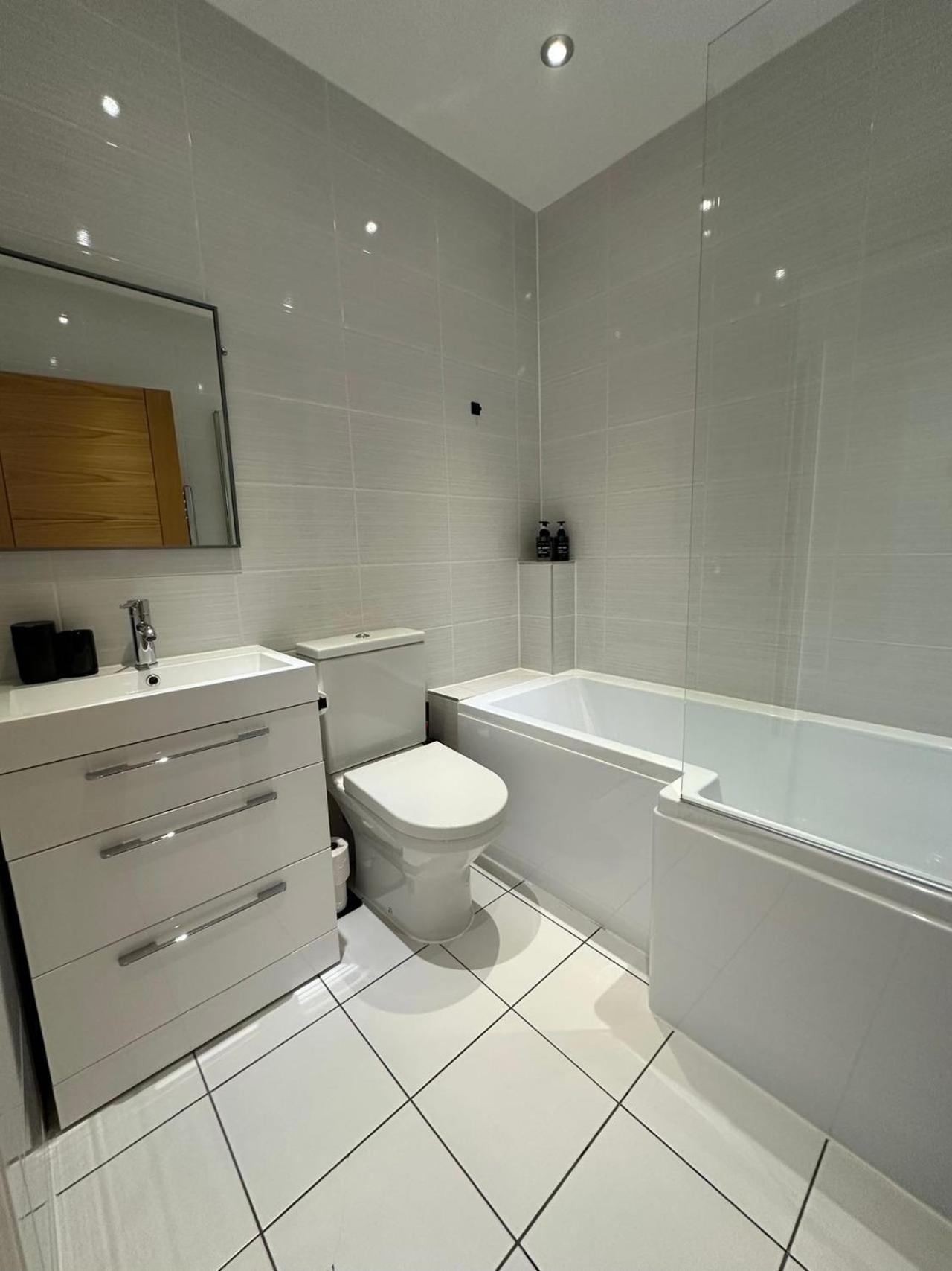 Spacious 4Br 4Ba Gated Townhouse With Balconies, Central Jq Birmingham Exterior foto