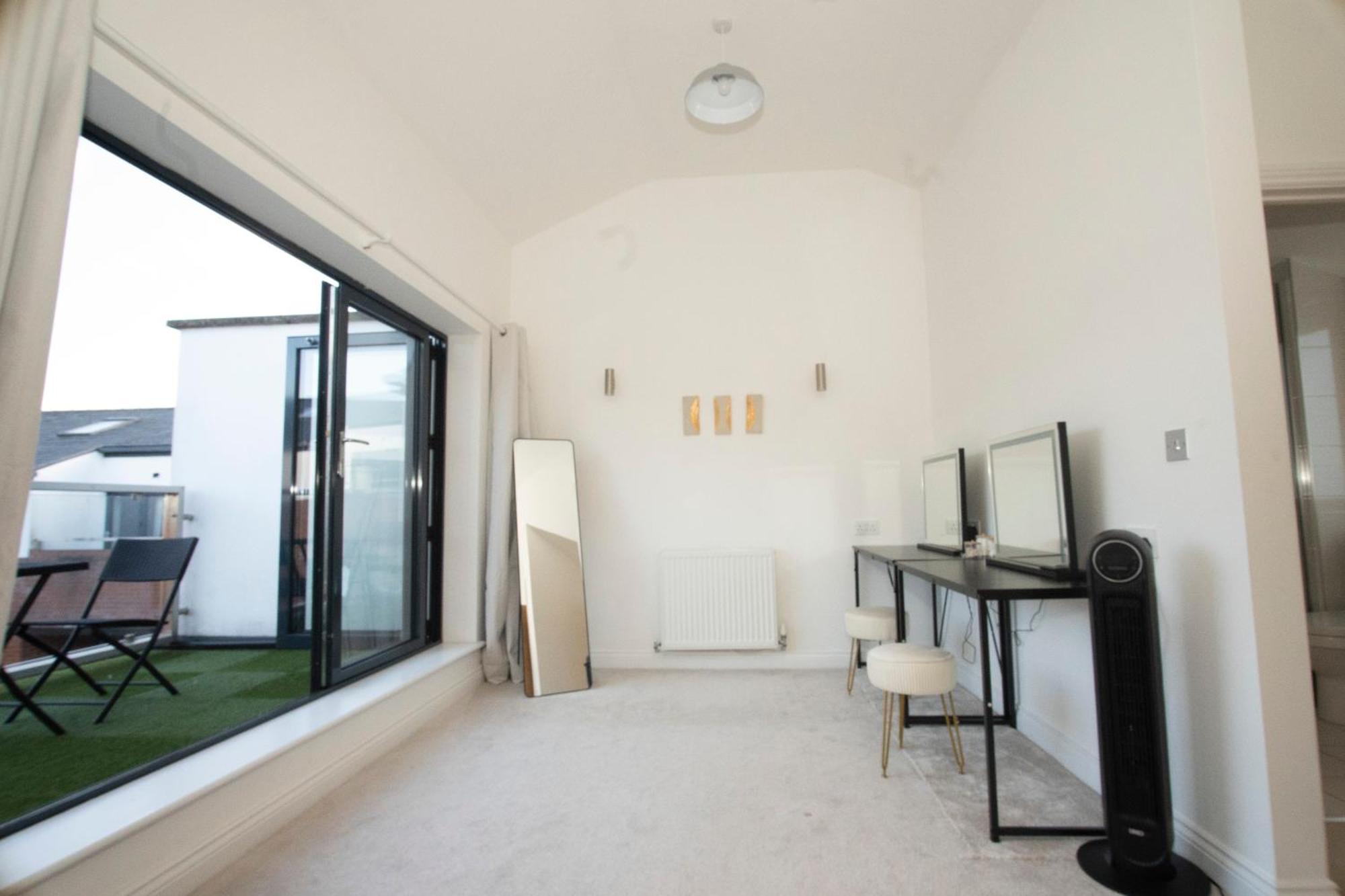 Spacious 4Br 4Ba Gated Townhouse With Balconies, Central Jq Birmingham Exterior foto