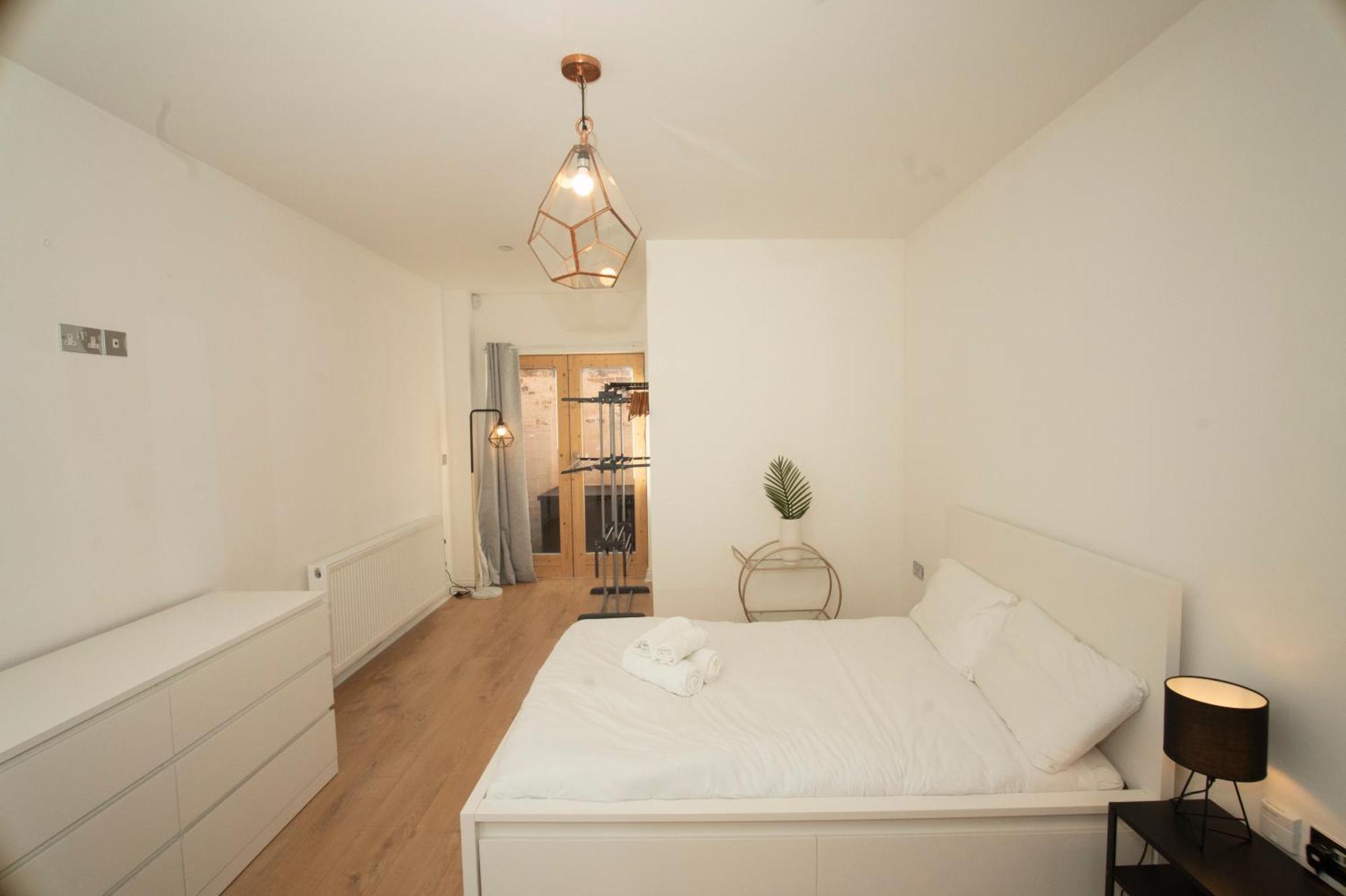 Spacious 4Br 4Ba Gated Townhouse With Balconies, Central Jq Birmingham Exterior foto